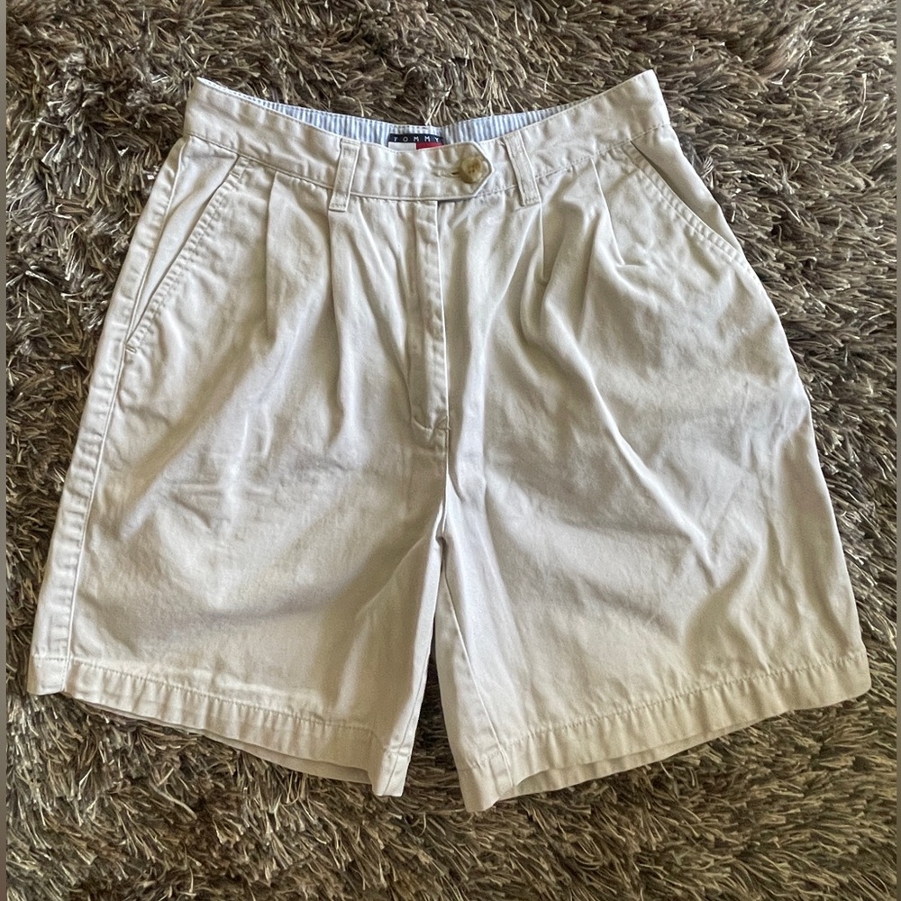 Tommy Hilfiger Pleated Khaki Shorts